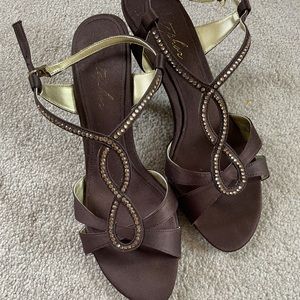 Pretty brown heeled shoes!